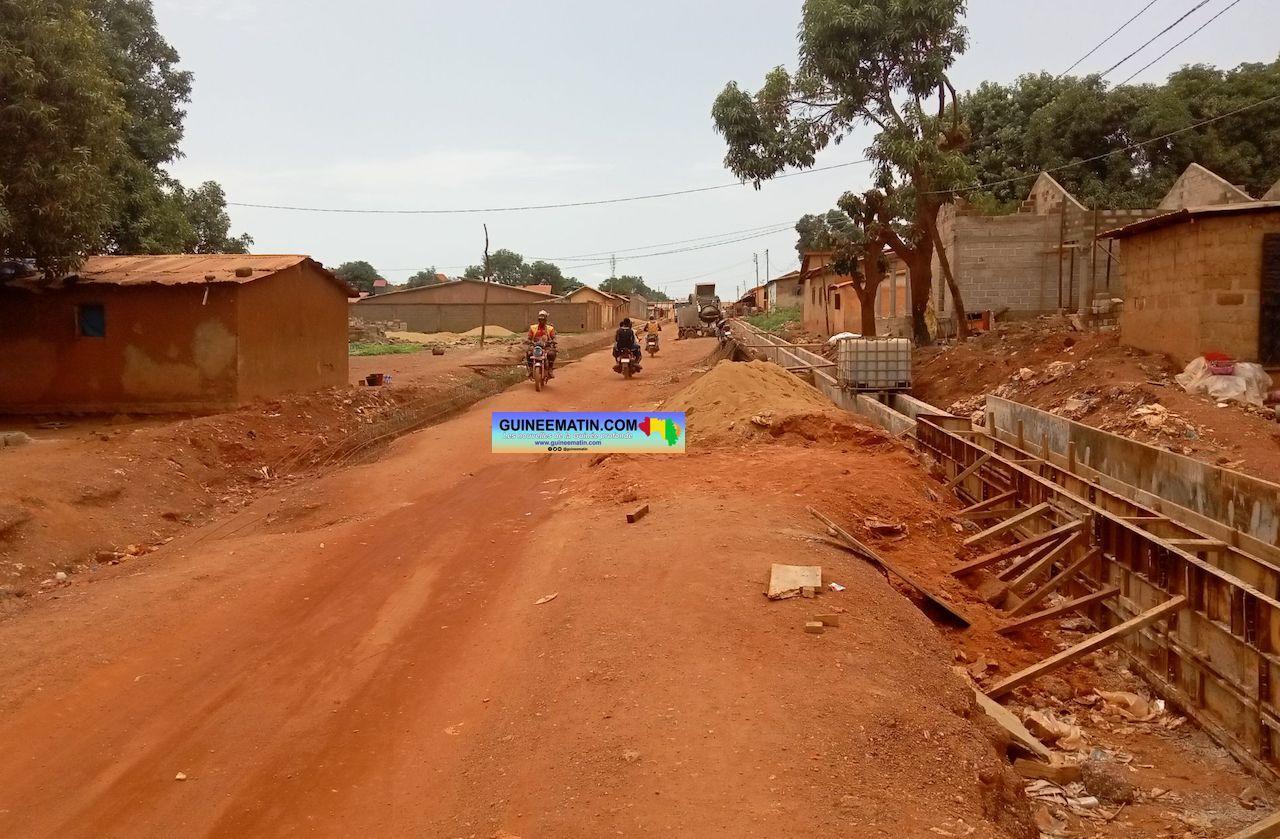 Ville de Siguiri : le Directeur préfectoral des TP fait l’état des lieux de certains chantiers routiers Ville de Siguiri : le Directeur préfectoral des TP fait l’état des lieux de certains chantiers routiers