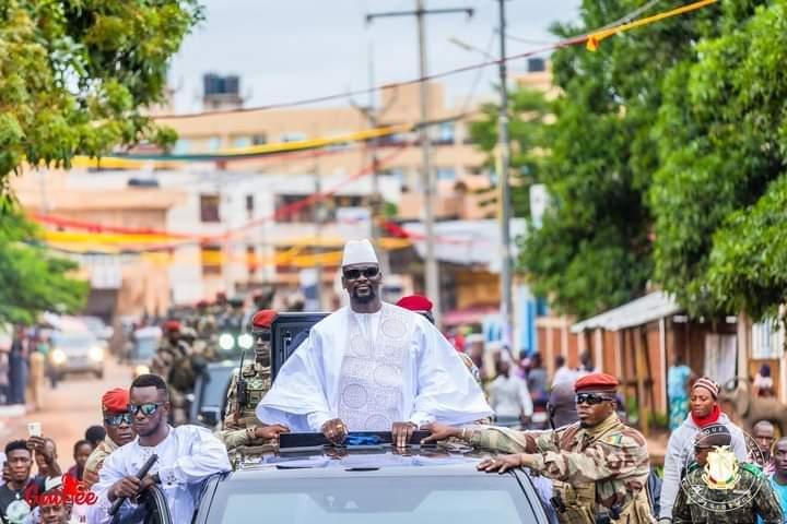 ces signes qui montrent que le Colonel Mamadi Doumbouya pourrait être candidat à la prochaine élection présidentielle. ces signes qui montrent que le Colonel Mamadi Doumbouya pourrait être candidat à la prochaine élection présidentielle.