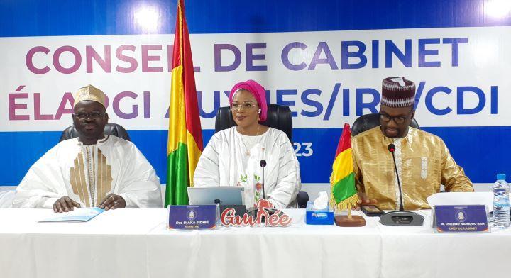 Conakry : le ministère de l’Enseignement supérieur tient son Conseil de cabinet élargi aux IES, IRS et CDI Conakry : le ministère de l’Enseignement supérieur tient son Conseil de cabinet élargi aux IES, IRS et CDI