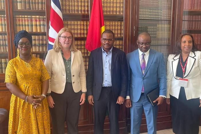 Londres : Dr Dansa Kourouma rencontre Harriet Mathews, Directrice du département Afrique et Amérique au Ministère britannique des affaires étrangères Londres : Dr Dansa Kourouma rencontre Harriet Mathews, Directrice du département Afrique et Amérique au Ministère britannique des affaires étrangères