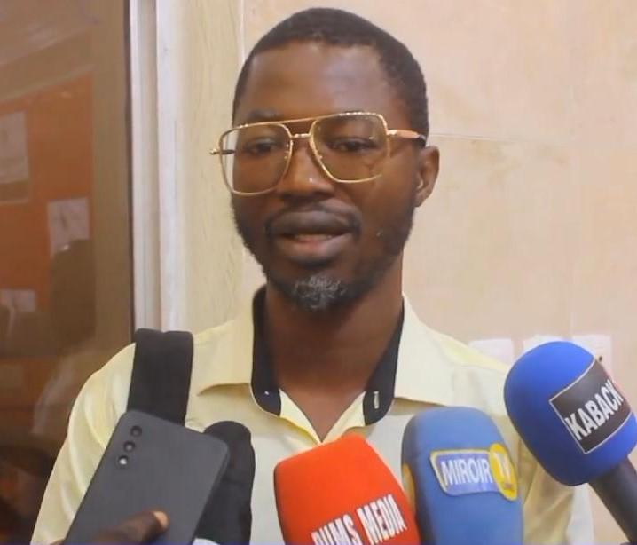 Reporters sans frontières (RSF) demande l’annulation de la suspension du journaliste Latif Diallo Reporters sans frontières (RSF) demande l’annulation de la suspension du journaliste Latif Diallo