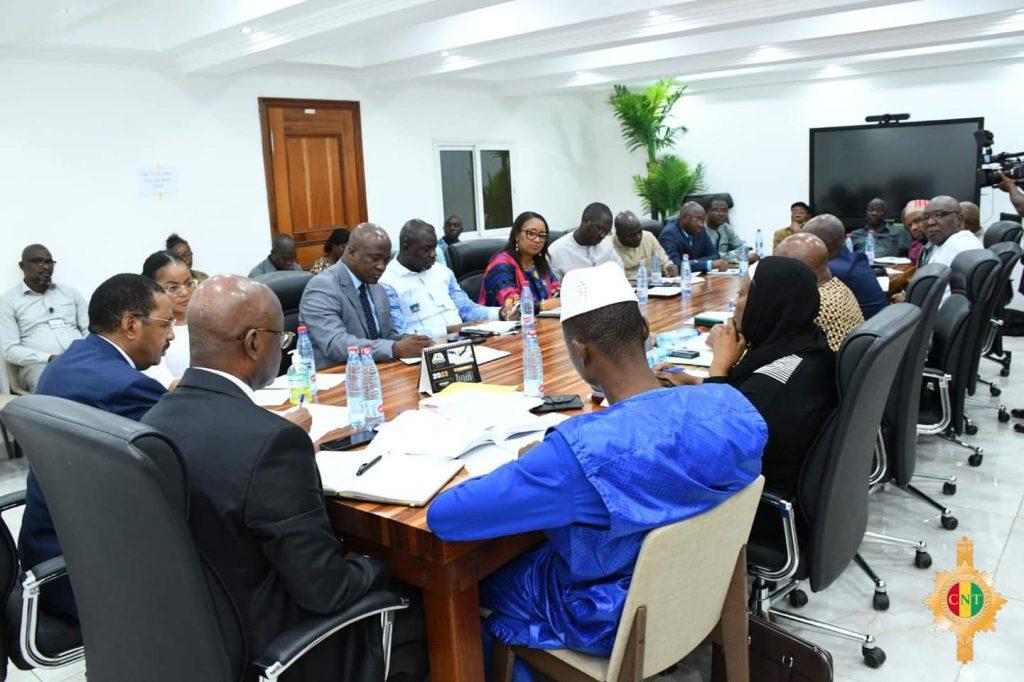 Examen de la LFR : les commissions permanentes du CNT passent au scanner le budget rectifié de l’Etat exercice 2023 Examen de la LFR : les commissions permanentes du CNT passent au scanner le budget rectifié de l’Etat exercice 2023