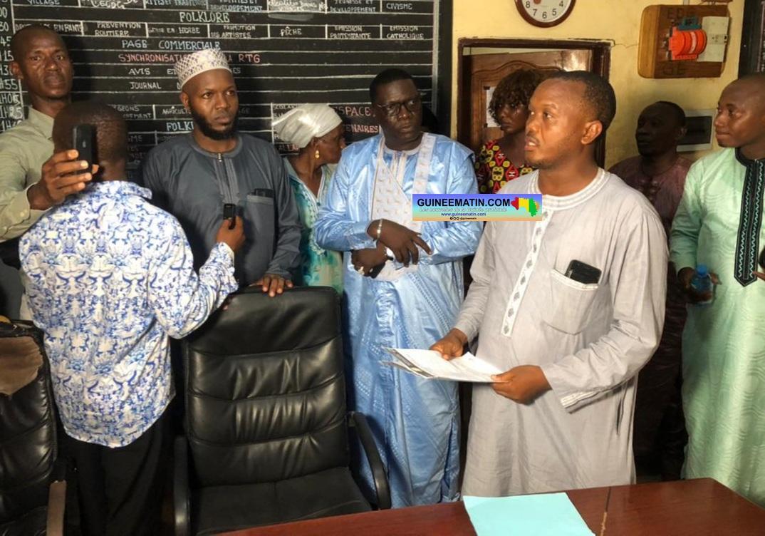 Dubréka : Bourhane Camara, nouveau chef de station de la radio rurale, installé dans ses nouvelles fonctions Dubréka : Bourhane Camara, nouveau chef de station de la radio rurale, installé dans ses nouvelles fonctions