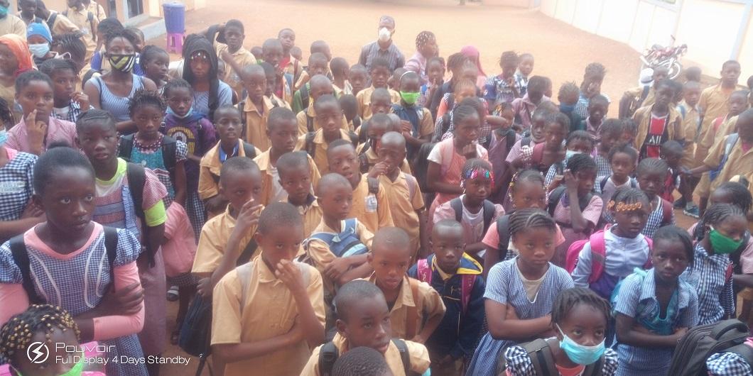 Entrée 2023-2024 : Des parents d’élèves dénoncent la hausse injustifiée des mensualités dans les écoles privées Entrée 2023-2024 : Des parents d’élèves dénoncent la hausse injustifiée des mensualités dans les écoles privées