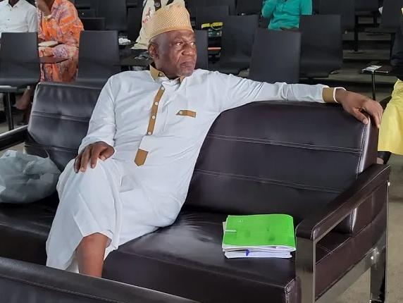 Damaro Camara accusé d’avoir détourné 15 milliards GNF : ‘’Je n’ai pas partagé cet argent avec des amis’’ Damaro Camara accusé d’avoir détourné 15 milliards GNF : ‘’Je n’ai pas partagé cet argent avec des amis’’