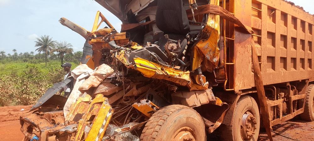 Boffa : une collision entre deux camions miniers de la société SD mining fait plusieurs blessés graves Boffa : une collision entre deux camions miniers de la société SD mining fait plusieurs blessés graves