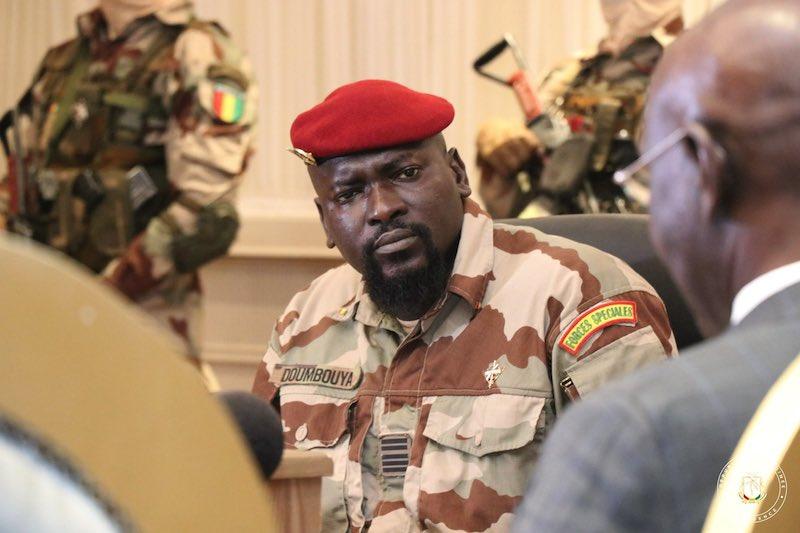 Le colonel Doumbouya rappelle à ses ministres que la CRIEF “concerne aussi ceux qui dirigent actuellement” Le colonel Doumbouya rappelle à ses ministres que la CRIEF “concerne aussi ceux qui dirigent actuellement”