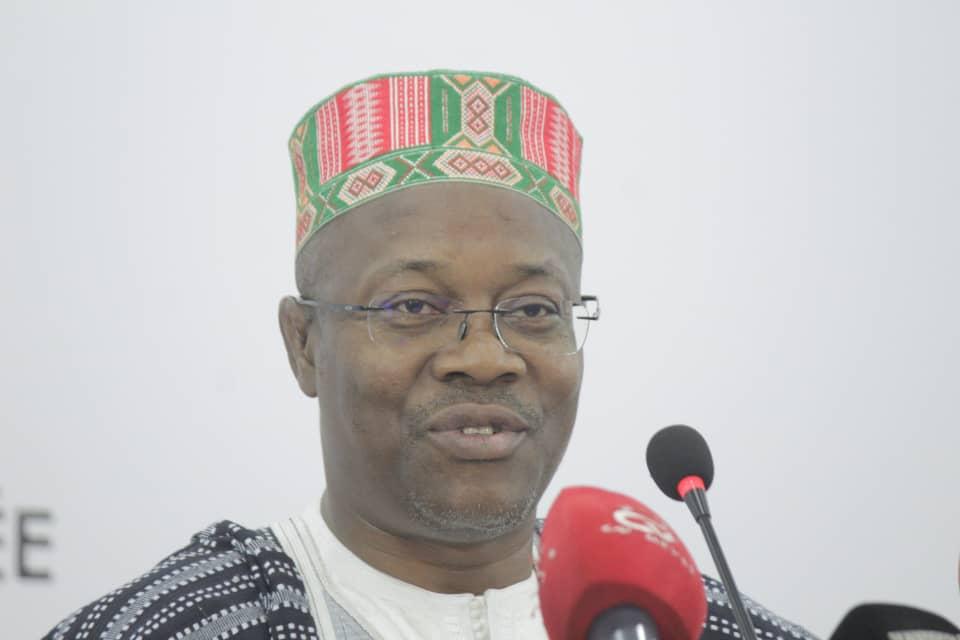 100.000 GNF pour le concours à la fonction publique : ‘’Quand vous allez chercher un visa dans les ambassades, vous ne payez pas ?’’ 100.000 GNF pour le concours à la fonction publique : ‘’Quand vous allez chercher un visa dans les ambassades, vous ne payez pas ?’’