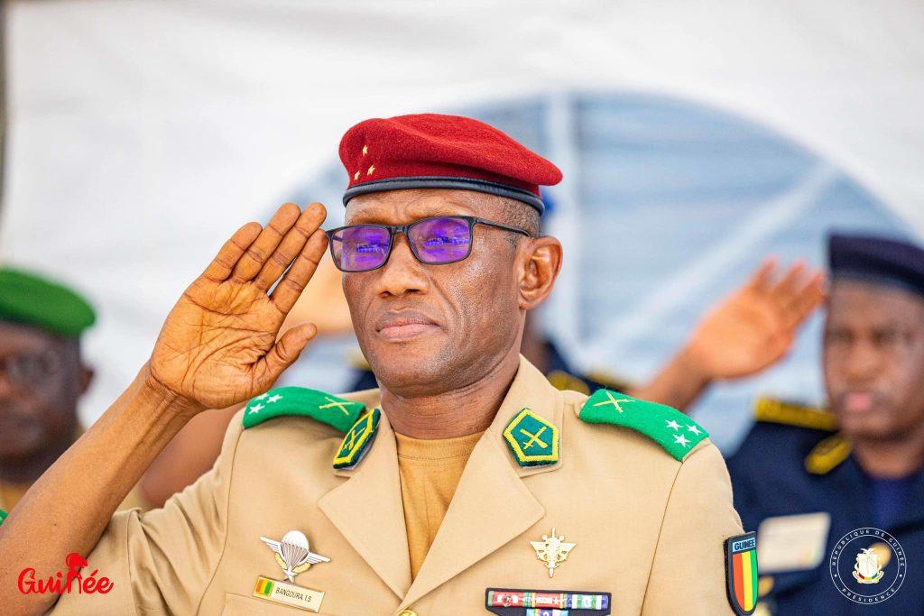 L’armée se dit ‘’très sensible’’ à la situation des guinéens : ‘’Nous ne sommes rien sans vous, nous ne sommes pas vos ennemis’’ L’armée se dit ‘’très sensible’’ à la situation des guinéens : ‘’Nous ne sommes rien sans vous, nous ne sommes pas vos ennemis’’