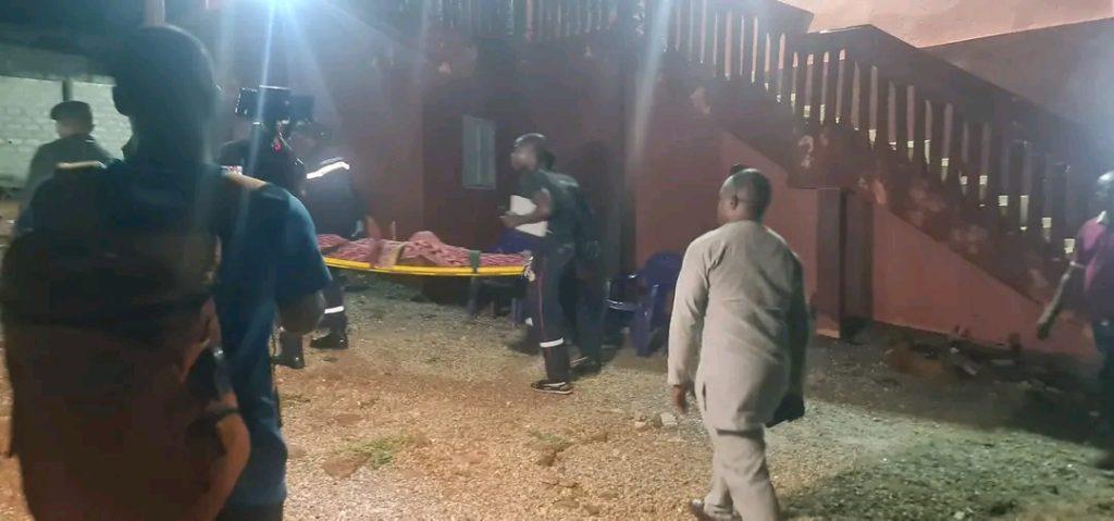 Le corps sans vie d’une fille découvert dans les toilettes d’une église à Sonfonia Le corps sans vie d’une fille découvert dans les toilettes d’une église à Sonfonia