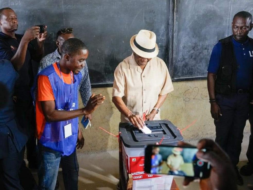 Présidentielle au Libéria : qui de Georges Weah ou de Joseph Boakai sortira vainqueur