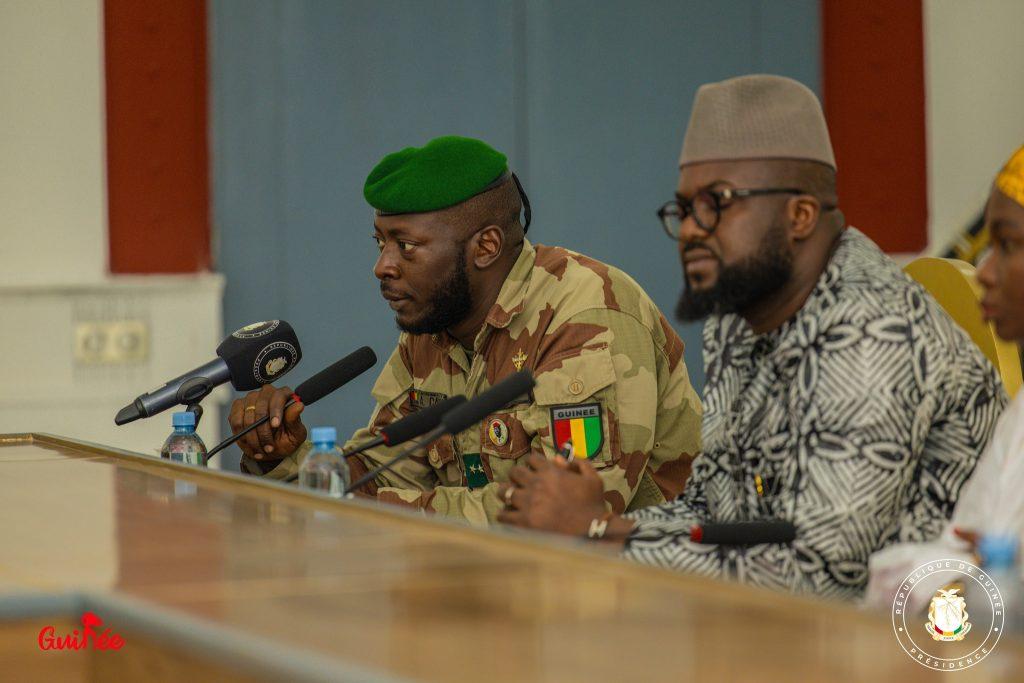 Le général Amara Camara à des promus : ‘’Nos collègues qui sont tombés ne méritent pas la mort plus que nous’’ Le général Amara Camara à des promus : ‘’Nos collègues qui sont tombés ne méritent pas la mort plus que nous’’
