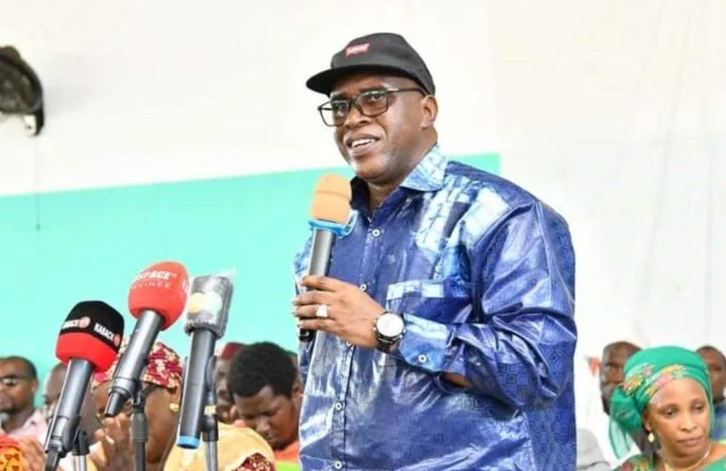 Fodé Oussou Fofana demande au général Douboumba de libérer Kassory & Cie et de faciliter le retour d’exil de Dalein, Sidya Touré Fodé Oussou Fofana demande au général Douboumba de libérer Kassory & Cie et de faciliter le retour d’exil de Dalein, Sidya Touré