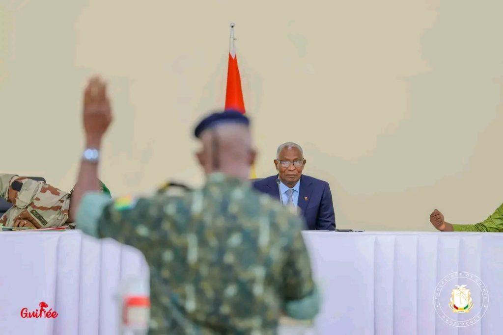 Des cadres jurent de préserver l’intérêt du CNRD et du général Doumbouya : ‘’Cet acte vous engage auprès de Dieu’’, souligne Bah Oury Des cadres jurent de préserver l’intérêt du CNRD et du général Doumbouya : ‘’Cet acte vous engage auprès de Dieu’’, souligne Bah Oury