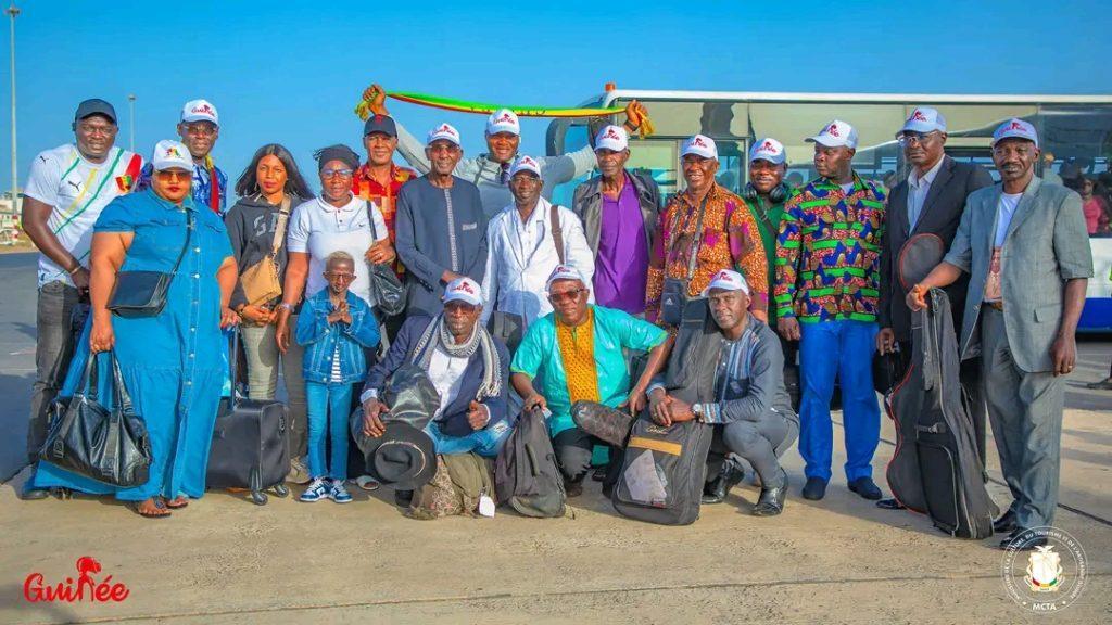 Banjul : le ministre de la Culture, accompagné du Bembeya Jazz National, participe à la 4ème édition des Heroes Awards Banjul : le ministre de la Culture, accompagné du Bembeya Jazz National, participe à la 4ème édition des Heroes Awards