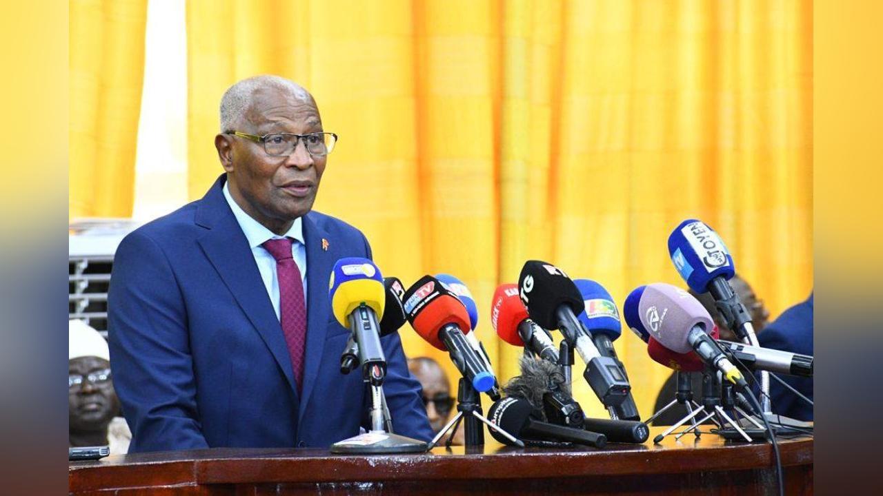 Bac 2024 : ‘’Ceux qui ont travaillé avec régularité n’auront pas de difficultés’’, selon le Premier ministre Bah Oury Bac 2024 : ‘’Ceux qui ont travaillé avec régularité n’auront pas de difficultés’’, selon le Premier ministre Bah Oury