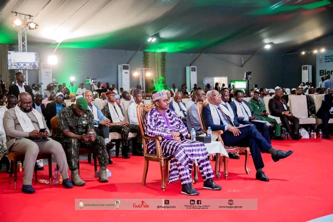 Bah Oury promet : “Nous allons changer ce pays pour faire de la Guinée la locomotive économique de l’Afrique de l’Ouest” Bah Oury promet : “Nous allons changer ce pays pour faire de la Guinée la locomotive économique de l’Afrique de l’Ouest”