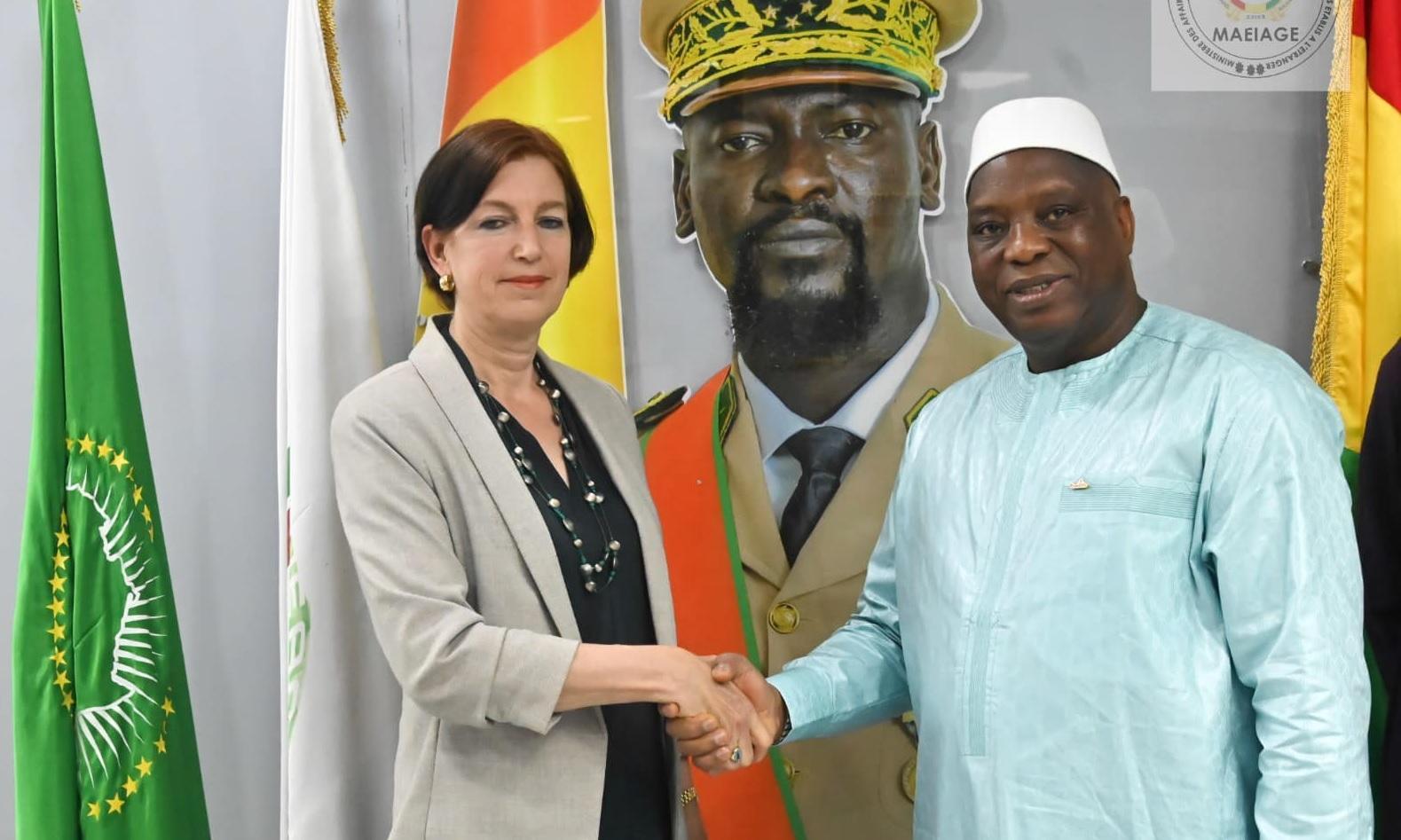 Morissanda Kouyaté à l’ambassadrice d’Allemagne : ‘’C’est la Guinée qui doit fixer son chemin, nos partenaires viennent nous aider…’’ Morissanda Kouyaté à l’ambassadrice d’Allemagne : ‘’C’est la Guinée qui doit fixer son chemin, nos partenaires viennent nous aider…’’