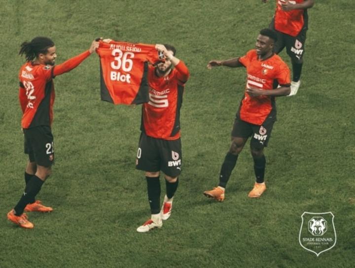 Rennes : L’Hommage D’Amine Gouiri à Alidu Seidu Rennes : L’Hommage D’Amine Gouiri à Alidu Seidu