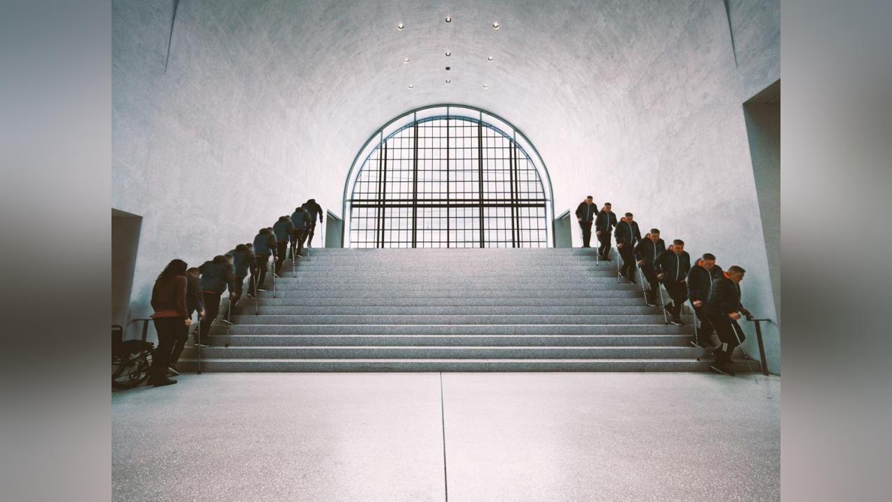 La stimulation cérébrale profonde rétablit la marche chez des personnes paralysées La stimulation cérébrale profonde rétablit la marche chez des personnes paralysées