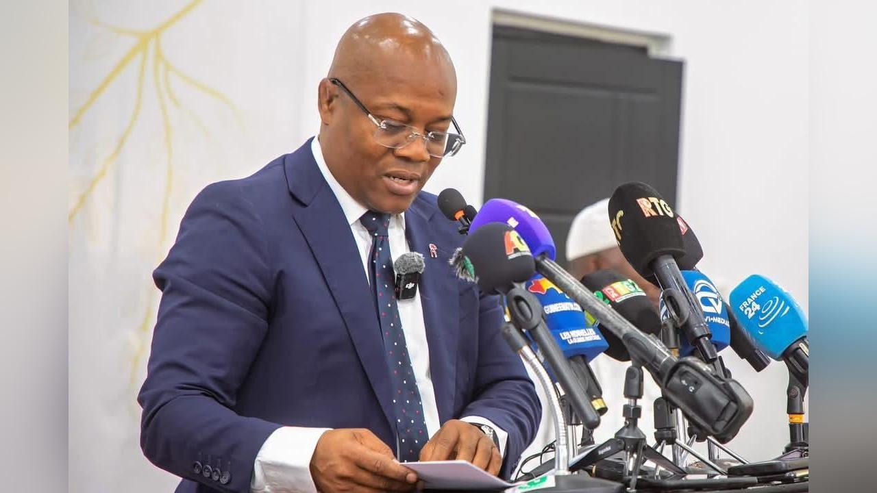 Le Camp D’Alpha Condé Met en Garde Ousmane Gaoual: ‘’Il N’A Qu’À S’Occuper de L’Ufdg et de Son CERAG et Laisser le RPG en Paix’’ Le Camp D’Alpha Condé Met en Garde Ousmane Gaoual: ‘’Il N’A Qu’À S’Occuper de L’Ufdg et de Son CERAG et Laisser le RPG en Paix’’