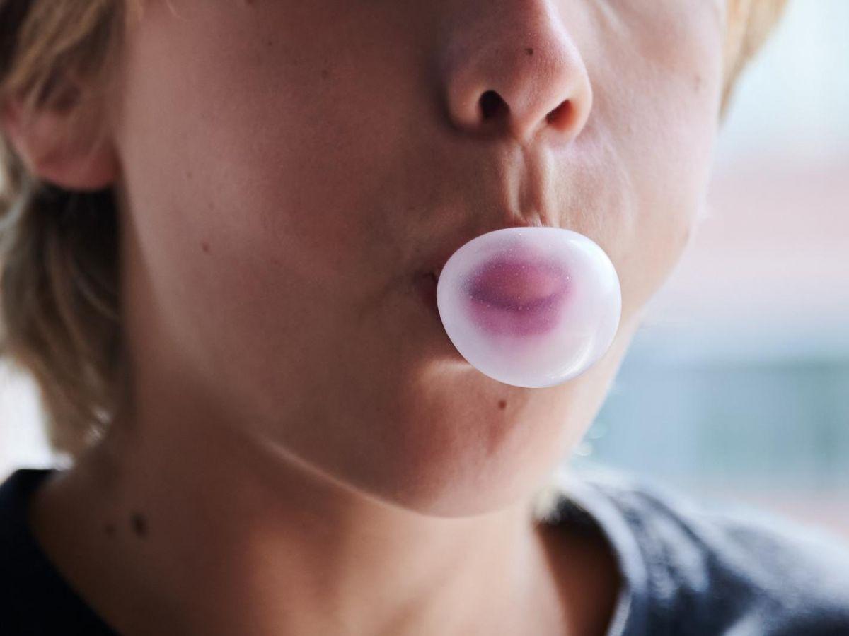 Votre Chewing-Gum Pourrait Libérer une Quantité Énorme de Microplastiques dans Votre Bouche Votre Chewing-Gum Pourrait Libérer une Quantité Énorme de Microplastiques dans Votre Bouche