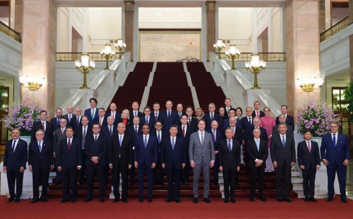 Le Président Xi Jinping Rencontre des Représentants de la Communauté Internationale des Affaires Le Président Xi Jinping Rencontre des Représentants de la Communauté Internationale des Affaires