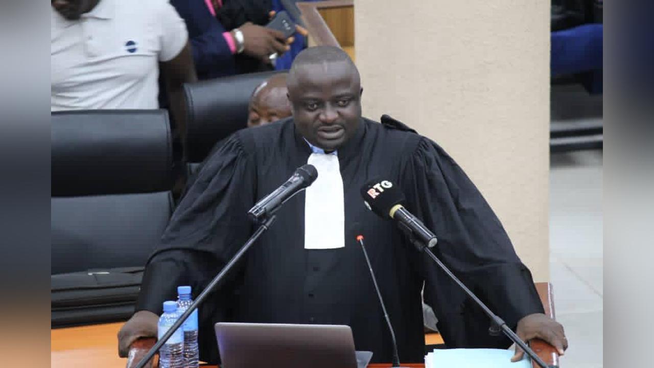 Me Pépé Antoine Lamah Salue le Rejet du Huis Clos pour le Procès D’Aliou Bah : ‘’Le Ministère Public N’Aime pas la Transparence’’ Me Pépé Antoine Lamah Salue le Rejet du Huis Clos pour le Procès D’Aliou Bah : ‘’Le Ministère Public N’Aime pas la Transparence’’