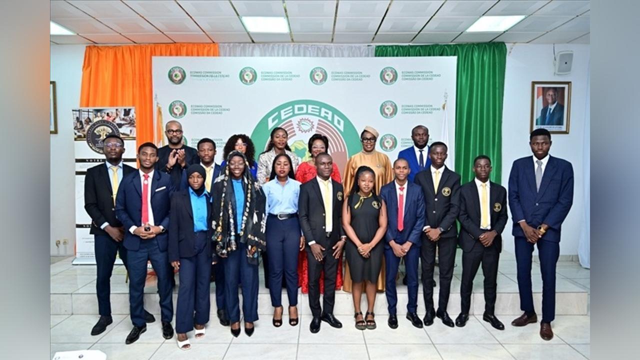 Leadership et Employabilité Zone CEDEAO: 12 Jeunes Intègrent la Première Cohorte du Programme “Ambassadeur Fanta Cissé” Leadership et Employabilité Zone CEDEAO: 12 Jeunes Intègrent la Première Cohorte du Programme “Ambassadeur Fanta Cissé”