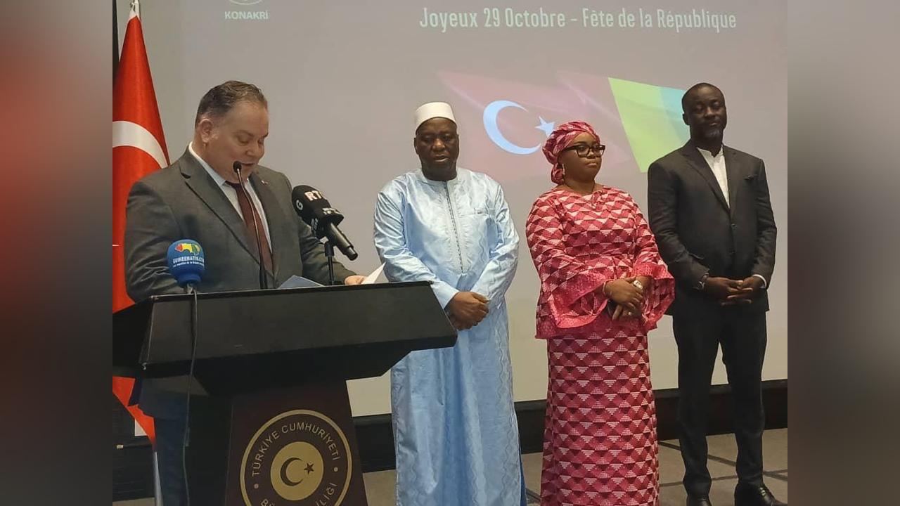 Ambassadeur de Turquie Optimiste pour L'Avenir Démocratique Ambassadeur de Turquie Optimiste pour L'Avenir Démocratique