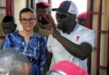 Mamadi Doumbouya, Favori de Paris Après le Putsch Mamadi Doumbouya, Favori de Paris Après le Putsch