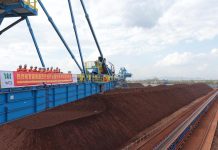 Simandou: Essais de Mise en Charge du Minerai Réussis Simandou: Essais de Mise en Charge du Minerai Réussis