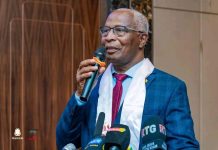 Bah Oury Loue Doumbouya Remplir Son Contrat Guinée Bah Oury Loue Doumbouya Remplir Son Contrat Guinée