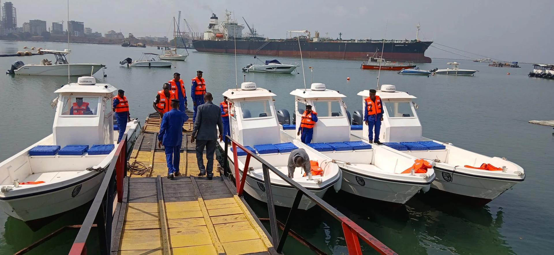 Douanes Renforcent Patrouilles Maritimes avec Vedettes Douanes Renforcent Patrouilles Maritimes avec Vedettes