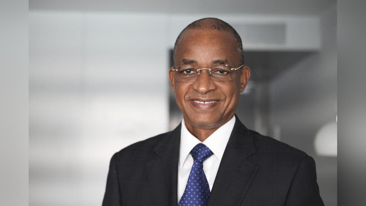 Silence Plus Lourd Qu'Un Discours de Diallo Silence Plus Lourd Qu'Un Discours de Diallo