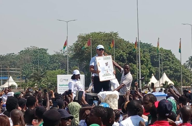 Groupe CIAO Guinée Organise Carnaval et Appelle à Voter Groupe CIAO Guinée Organise Carnaval et Appelle à Voter