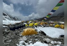 Fonte des Glaces: Cadavres D’Alpinistes sur L’Everest Fonte des Glaces: Cadavres D’Alpinistes sur L’Everest