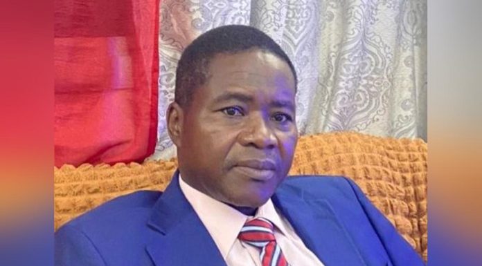 Fodé Oussou Fofana Rendre Hommage à Abdoulaye Sankara Fodé Oussou Fofana Rendre Hommage à Abdoulaye Sankara