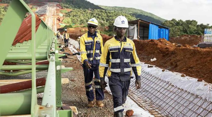 Arrêt D’Un Site Minier en Guinée pour Conflit Salarial Arrêt D’Un Site Minier en Guinée pour Conflit Salarial