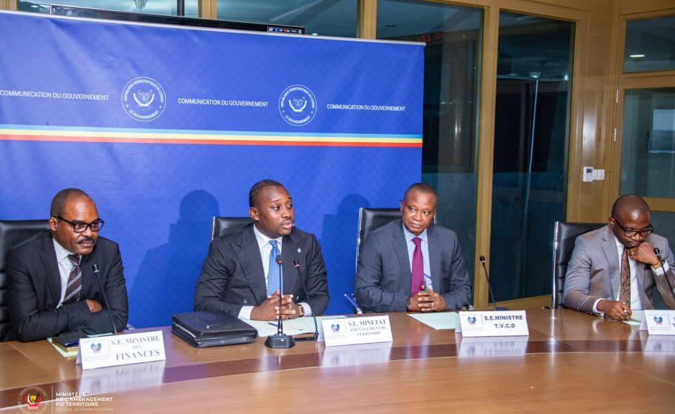 RDC: modernisation des infrastructures aéroportuaires, le Gouvernement associe les exploitants aériens à la réflexion