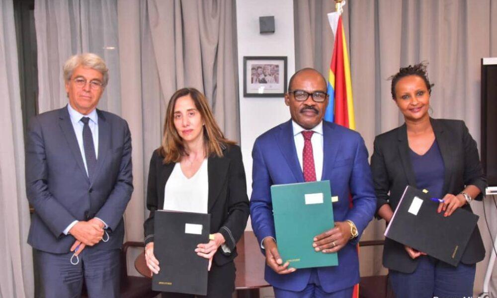 RDC: Nicolas Kazadi et Safia Ibrahim formalisent l’intégration d’Expertise France à la convention d’établissement conclue avec l’AFD RDC: Nicolas Kazadi et Safia Ibrahim formalisent l’intégration d’Expertise France à la convention d’établissement conclue avec l’AFD