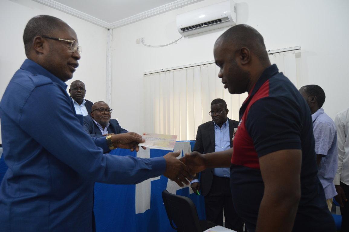 Ligue 2 : la Fécofoot apporte son soutien financier aux équipes Ligue 2 : la Fécofoot apporte son soutien financier aux équipes