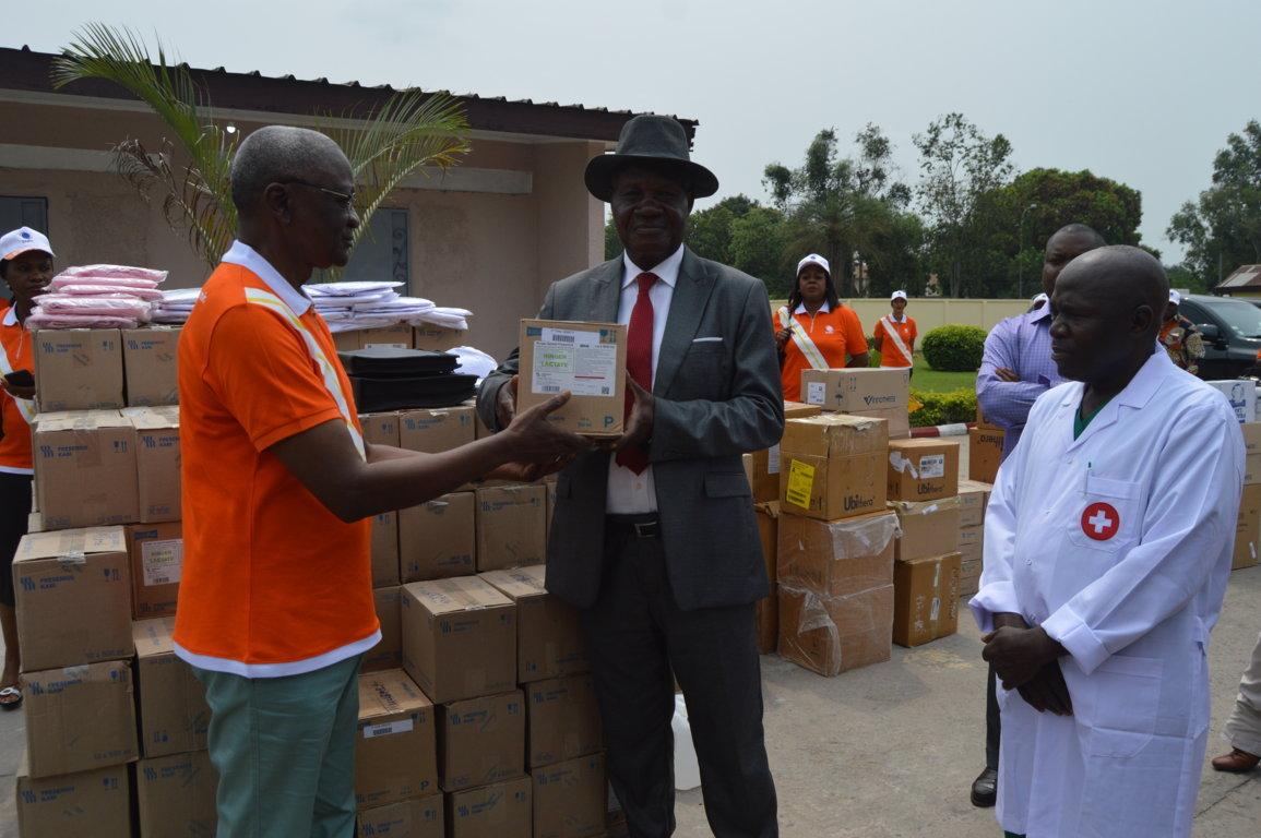 District d’Oyo : la SNPC dote les hôpitaux de matériels médico-techniques District d’Oyo : la SNPC dote les hôpitaux de matériels médico-techniques