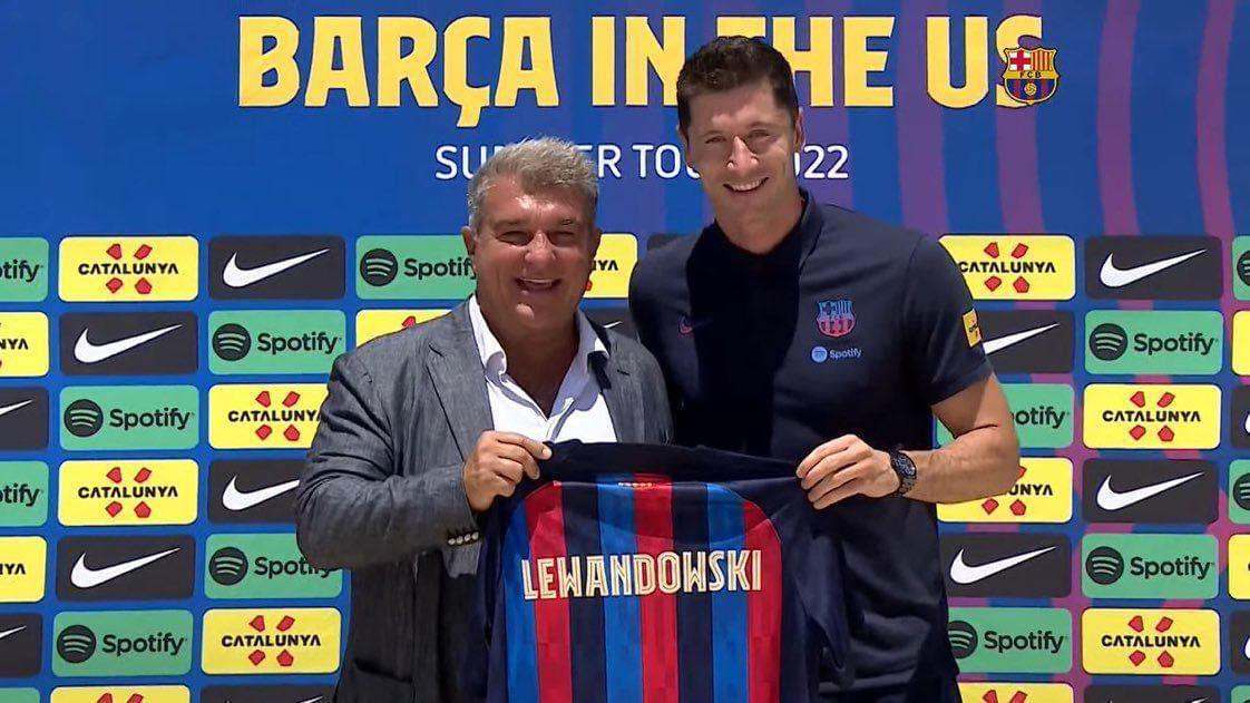 Lewandoski au Barça : « Je suis fier d’arriver dans ce grand club avec une histoire immense » Lewandoski au Barça : « Je suis fier d’arriver dans ce grand club avec une histoire immense »
