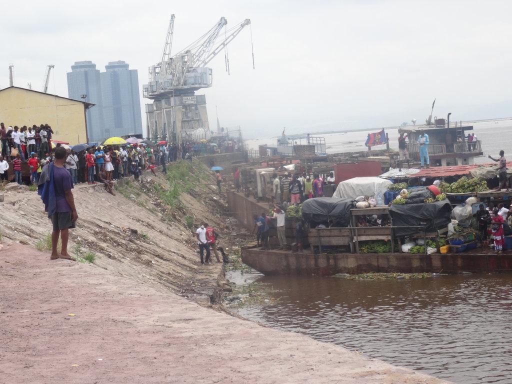 Trafic fluvial : l’ensablement empêche d’écouler les produits alimentaires vers Brazzaville Trafic fluvial : l’ensablement empêche d’écouler les produits alimentaires vers Brazzaville