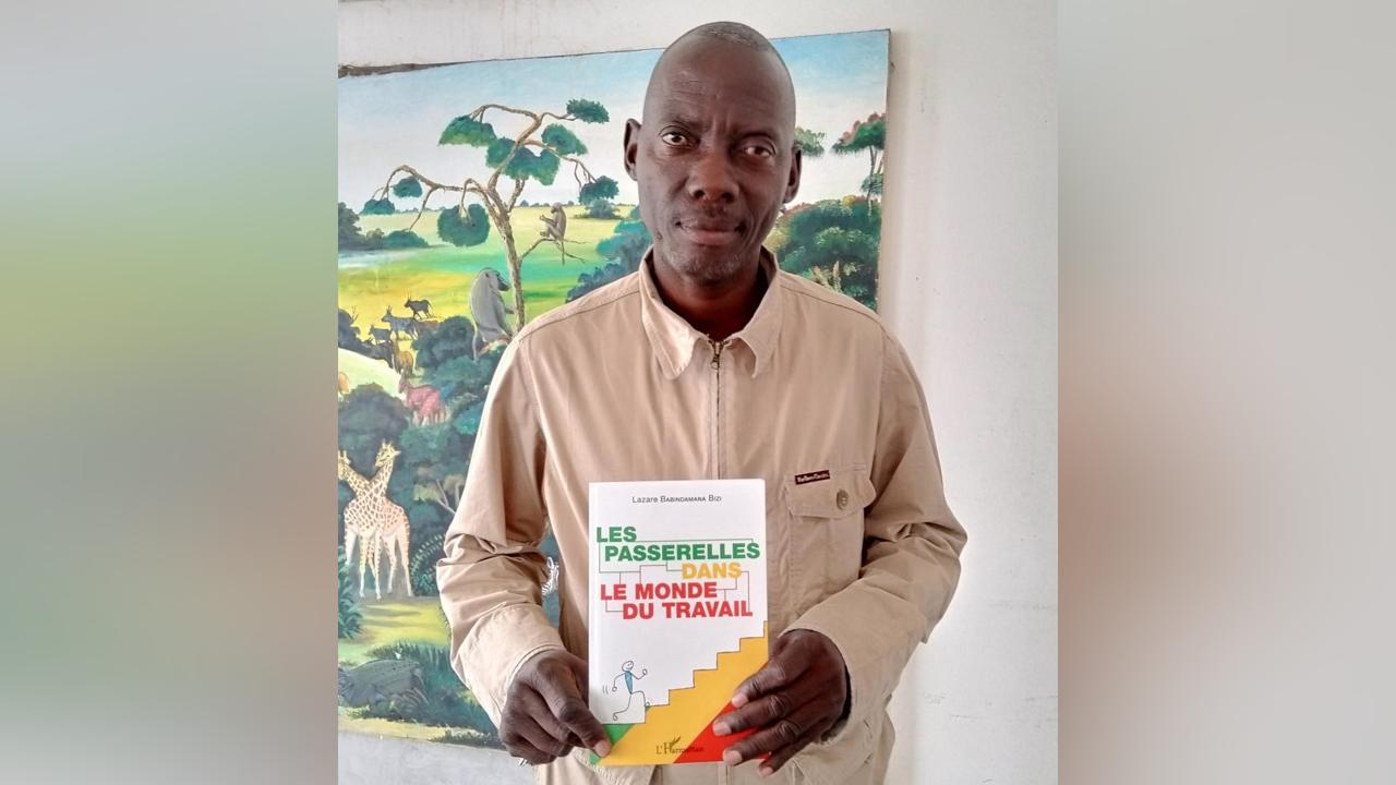Livres : Babindamana Bizi publie « Les passerelles dans le monde du travail » Livres : Babindamana Bizi publie « Les passerelles dans le monde du travail »