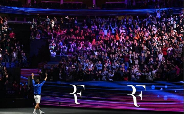 En larmes, Roger Federer a fait ses adieux au tennis à Londres En larmes, Roger Federer a fait ses adieux au tennis à Londres