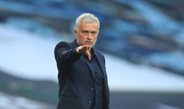 « Ces 22 années se sont écoulées rapidement », José Mourinho pense à la retraite « Ces 22 années se sont écoulées rapidement », José Mourinho pense à la retraite