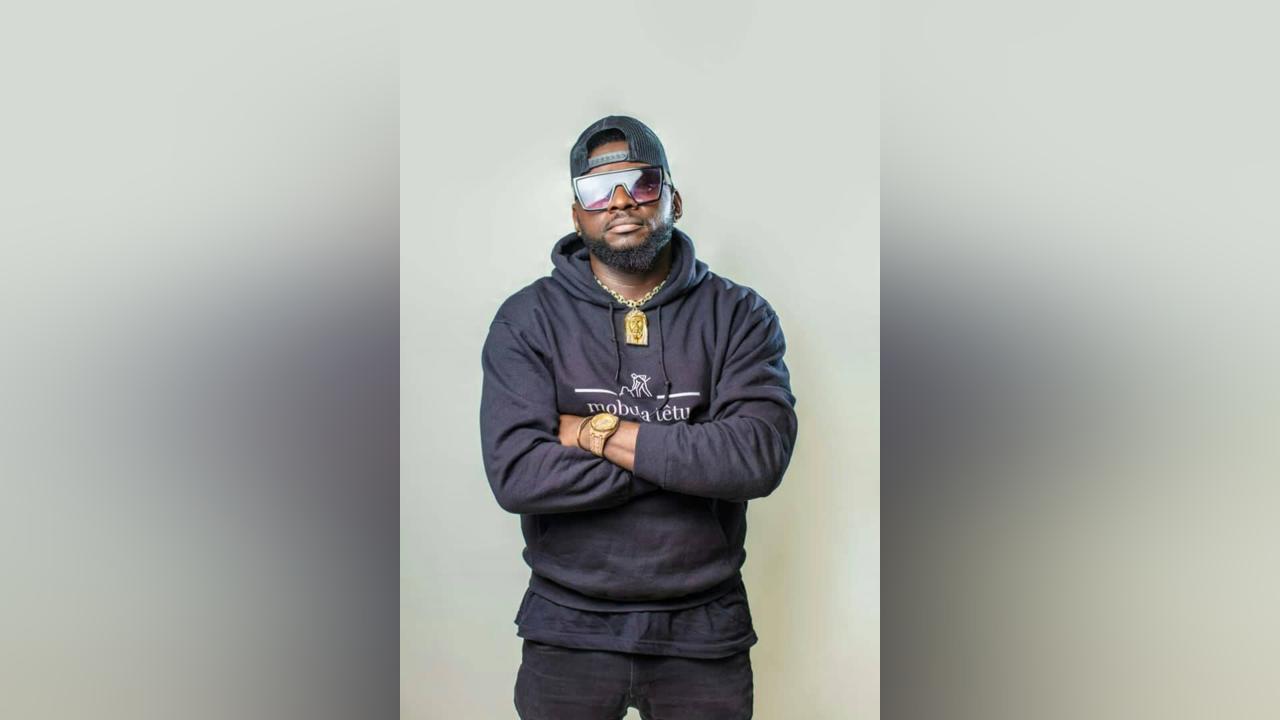 Musique : Teddy Benzo sur scène à Pointe-Noire Musique : Teddy Benzo sur scène à Pointe-Noire