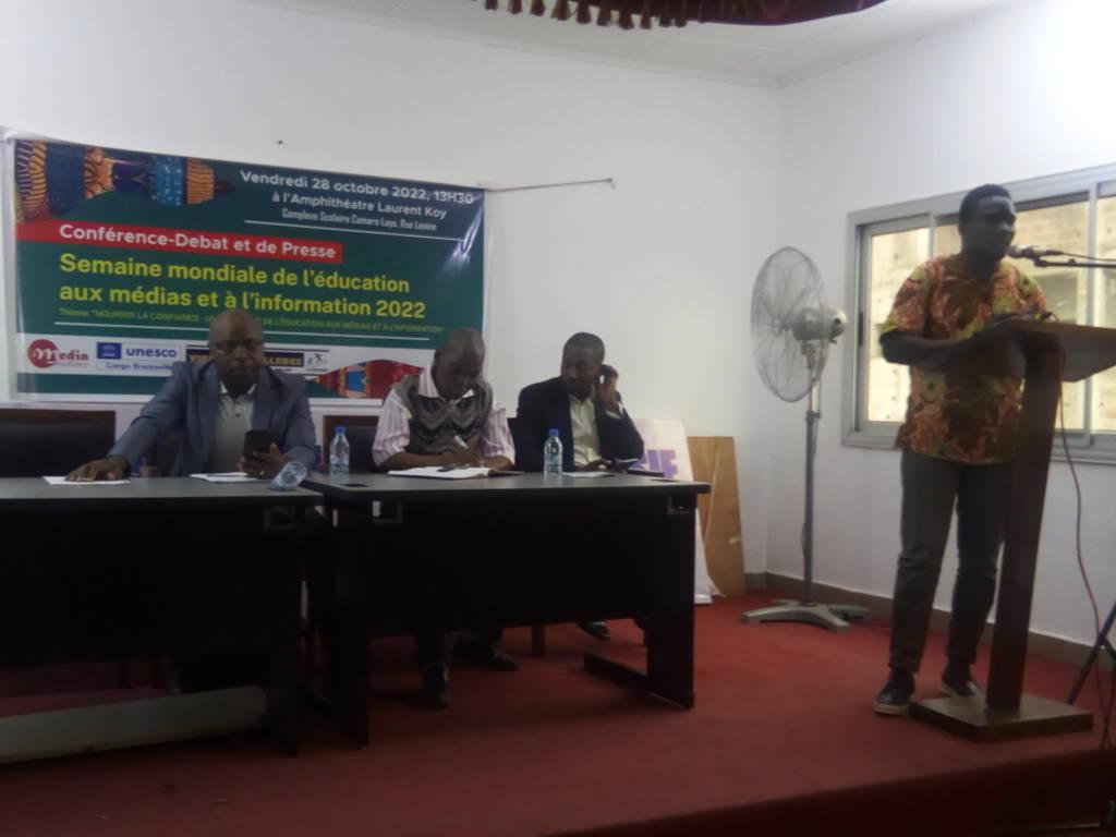 Education aux médias et à l'information : sensibilisation des élèves de Brazzaville Education aux médias et à l'information : sensibilisation des élèves de Brazzaville